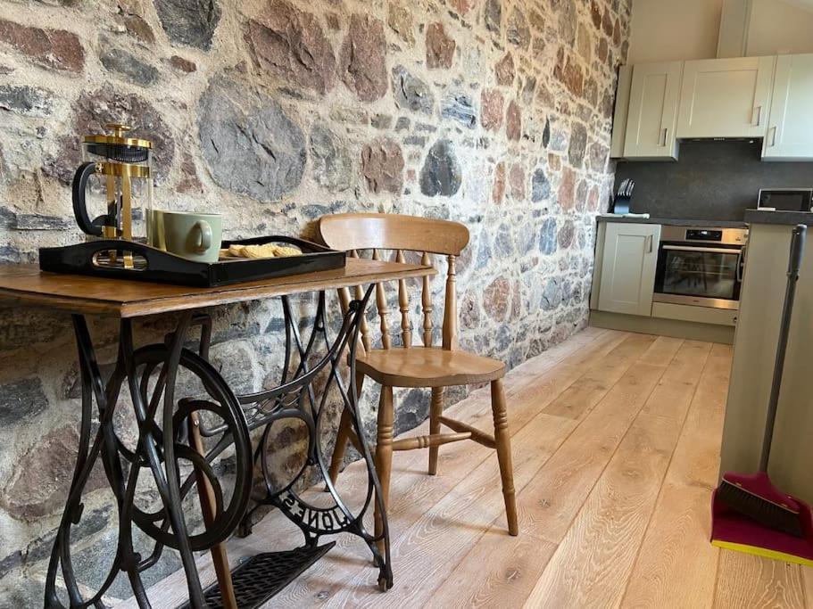 Signalman'S Cottage In Clachnaharry South Kessock Ngoại thất bức ảnh
